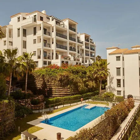 Sun, Sea & Style I Blue Apartment *